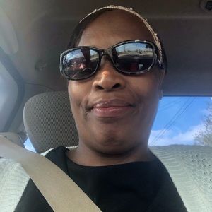 Meet your Posher, Deloise